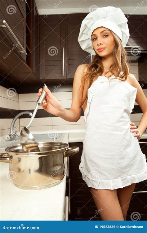 donne nude in cucina|cucina Search